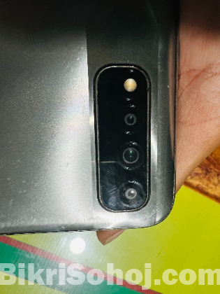 Realme nazro 30
